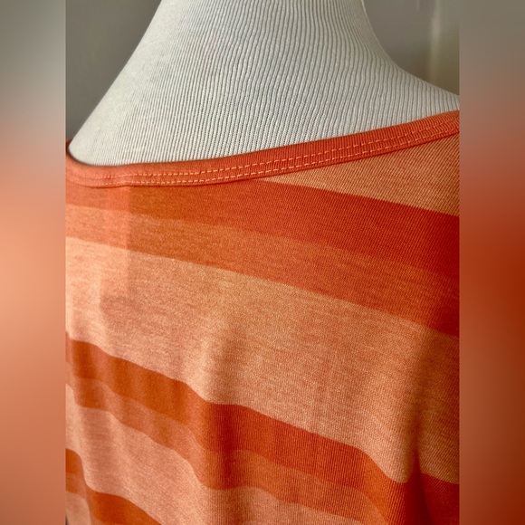 LuLaRoe Lynnae Long Sleeve Top NWT Orange Striped - Picture 6 of 7